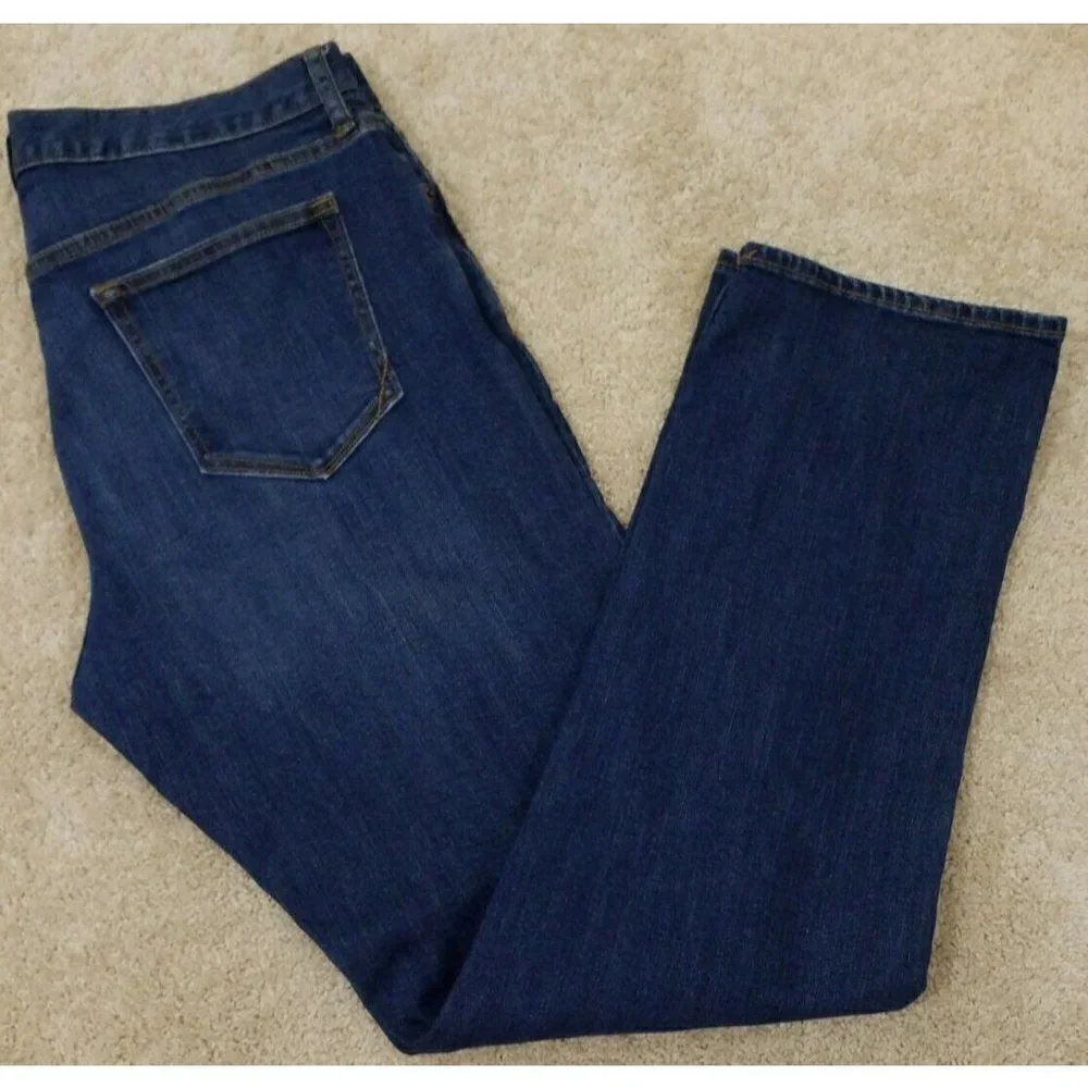 BANANA REPUBLIC ~Men's Size 36×34~Blue Denim Straight Fit Jeans.